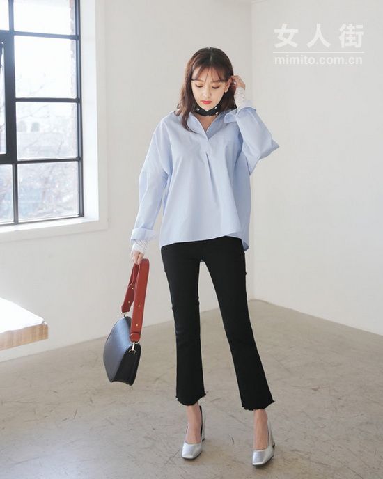 微喇牛仔褲配什么衣服， 最新微喇牛仔褲搭配