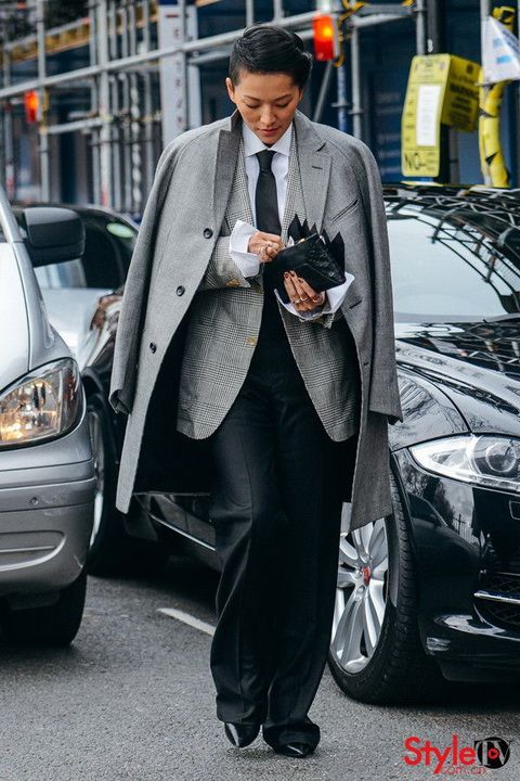 型人街拍:時(shí)髦女漢子帥氣西裝造型